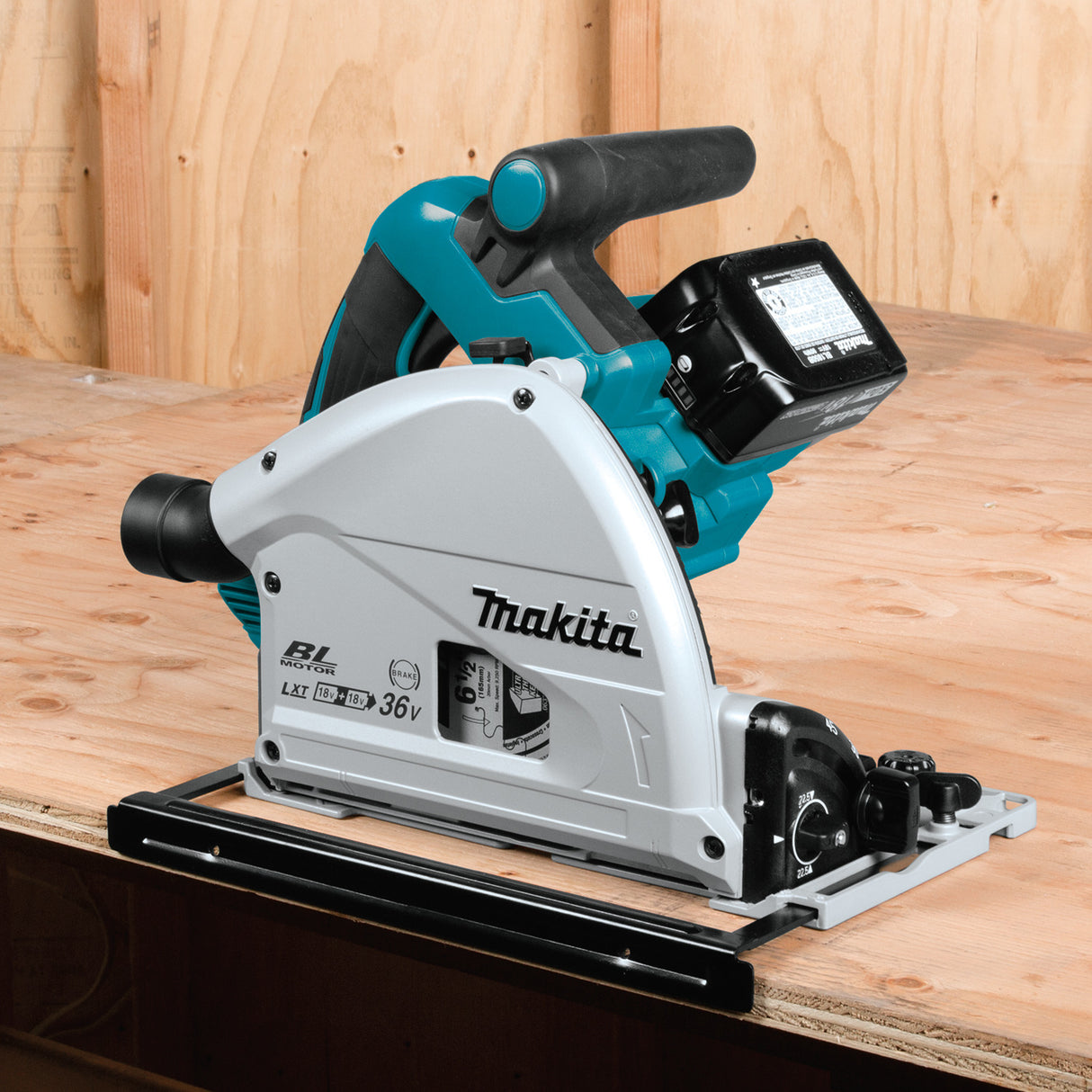 Makita XPS01PTJ Cordless 6-1/2 Inch Plunge Circular Saw