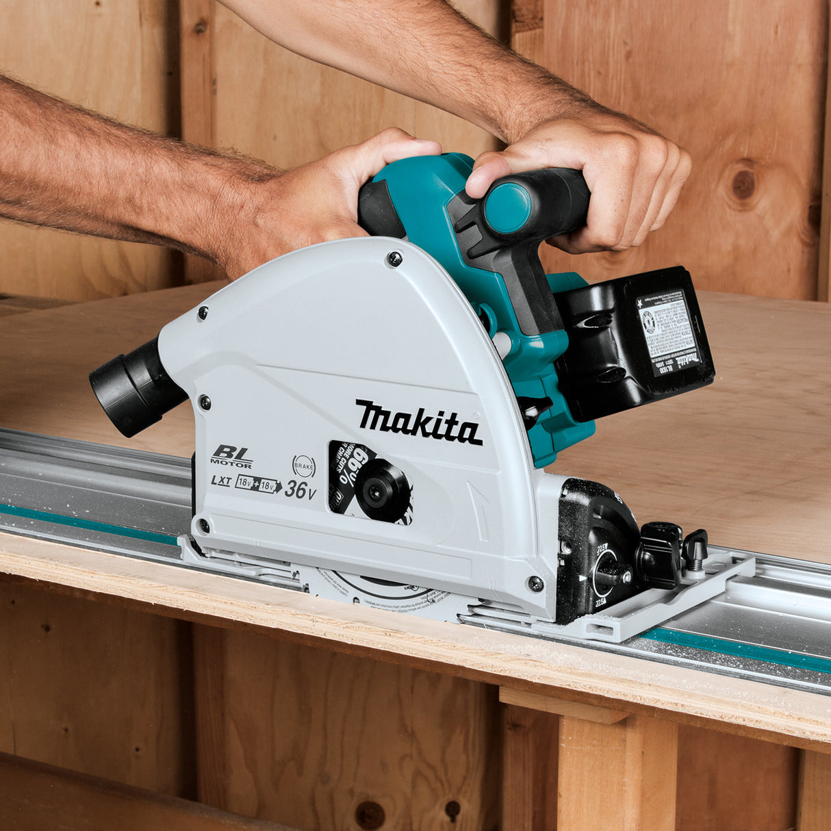 Makita XPS01PTJ Cordless 6-1/2 Inch Plunge Circular Saw