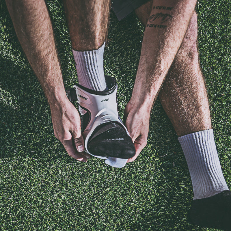 DonJoy Performance POD Ankle Brace (Left, Large, White) and Ice Pack
