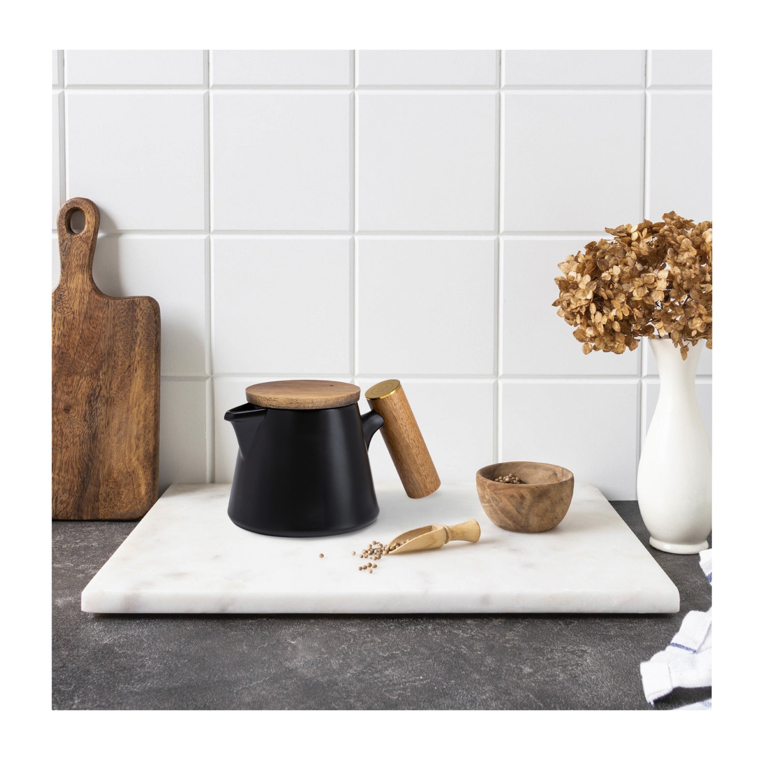 ChefWave Ceramic Tea Pot with Stainless Steel Tea Infuser and Bamboo Lid, 20 oz.