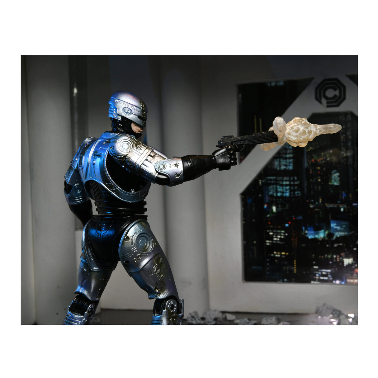 NECA 7-Inch Ultimate Battle-Damaged RoboCop & ED-209 10-Inch Action Figures