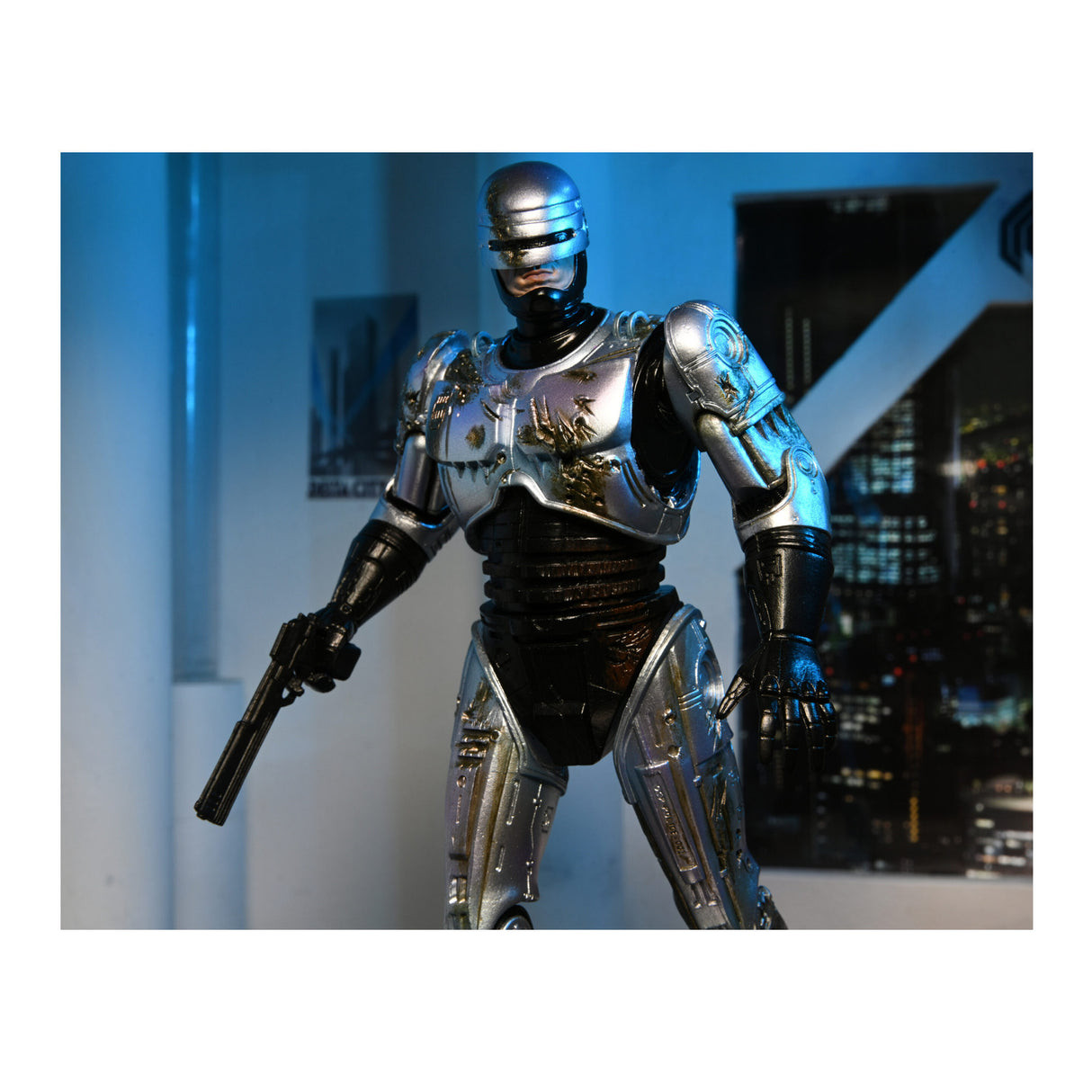 NECA 7-Inch Ultimate Battle-Damaged RoboCop & ED-209 10-Inch Action Figures