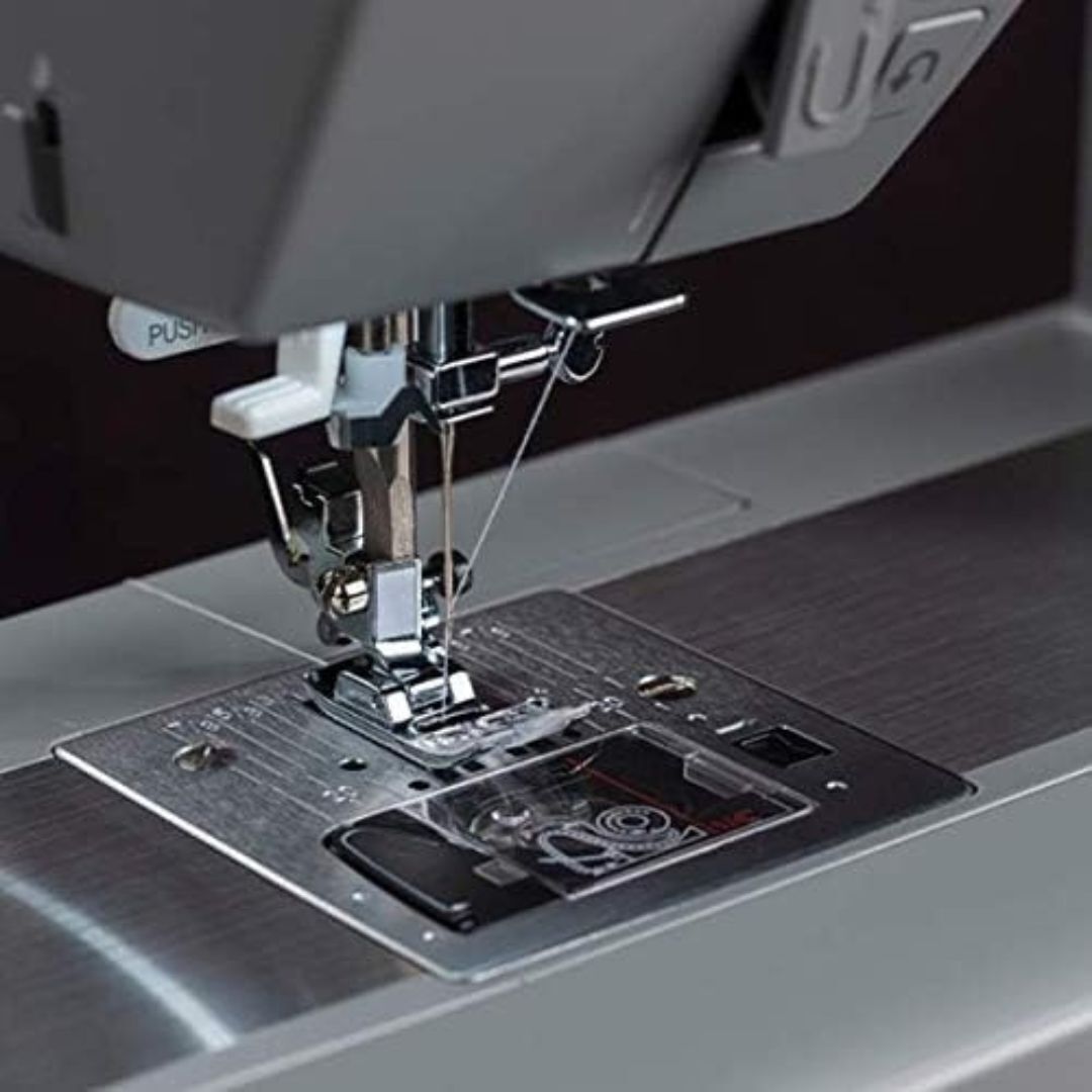 Singer Heavy Duty 6800C Sewing Machine