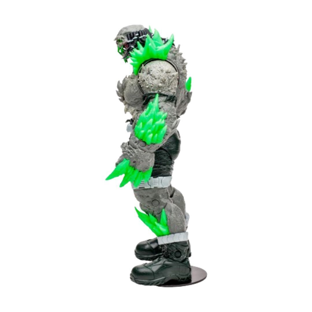 McFarlane Toys - DC Multiverse Kryptonite Doomsday (Superman/Batman) Mega Figure