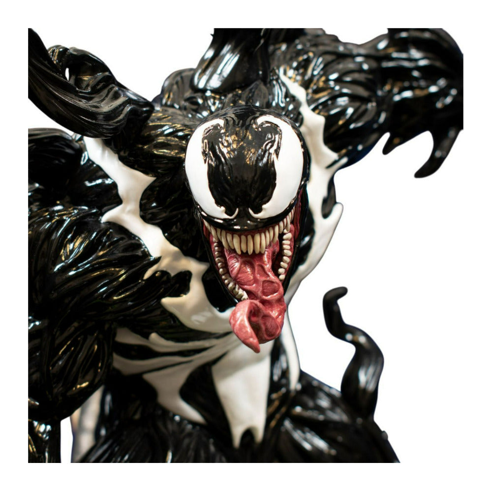 Diamond Select Toys Marvels Spider Man 2 Venom Gallery Diorama PVC Statue