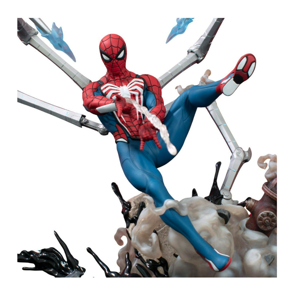 Diamond Select Toys 12 Inch Spider Man Deluxe Diorama PVC Statue