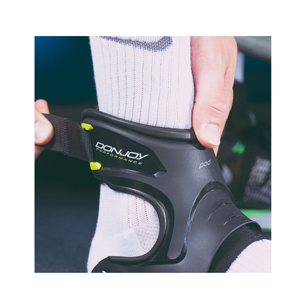 DonJoy Performance POD Ankle Brace (Black, XS, Right)