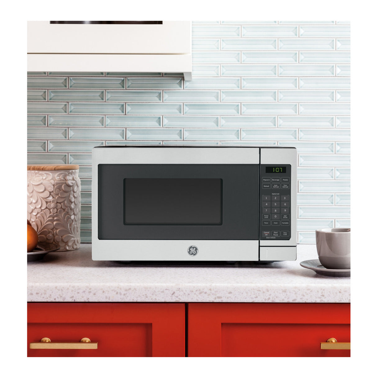 GE Appliances 0.7 Cu. Ft. Spacemaker Countertop Microwave Oven (Stainless Steel)