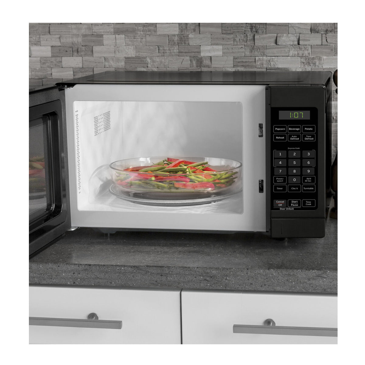 GE Appliances 0.7 Cu. Ft. 700W Countertop Microwave Oven (Black)