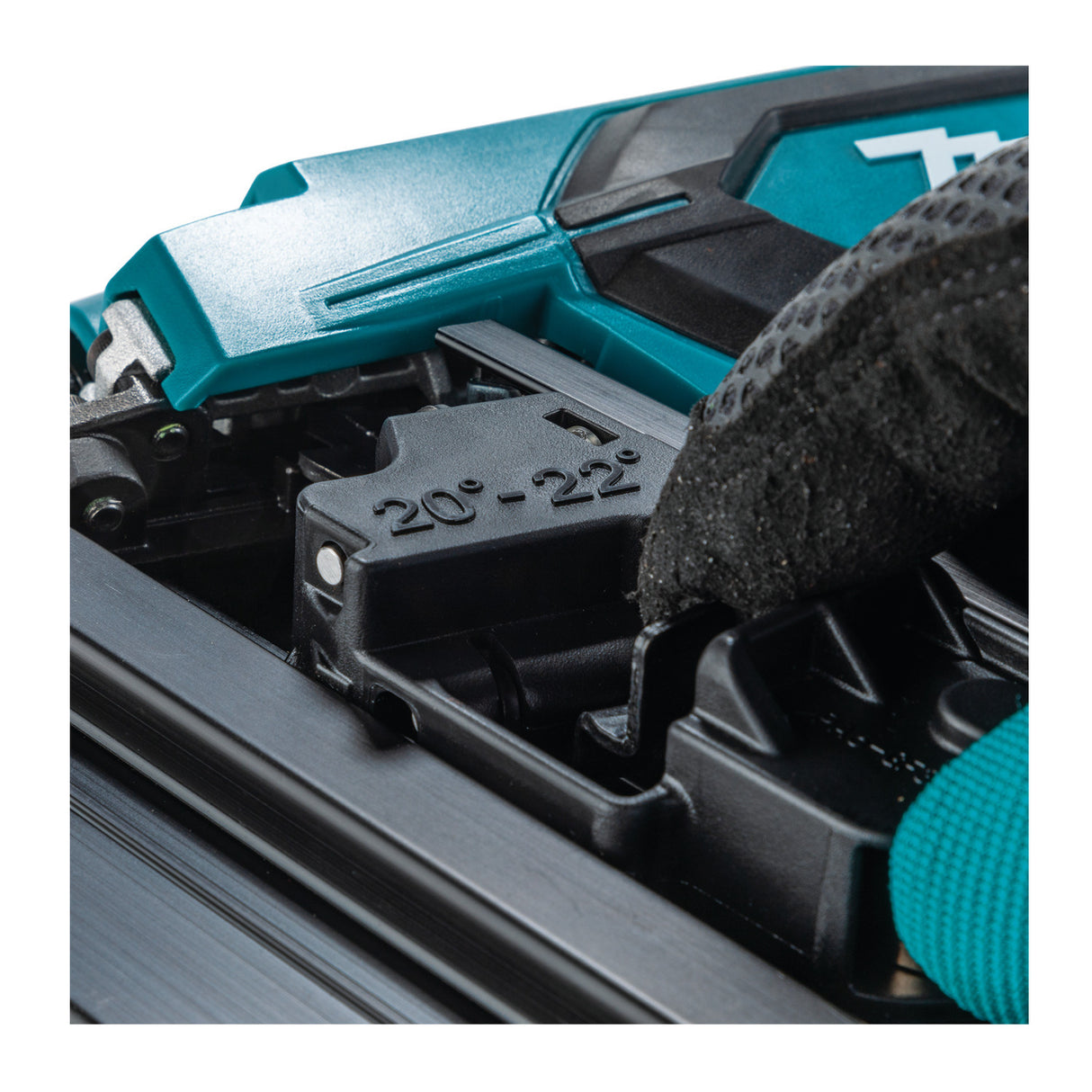 Makita 18V LXT Cordless 21-Degree Full Round Head 3 1/2 Inch Framing Nailer