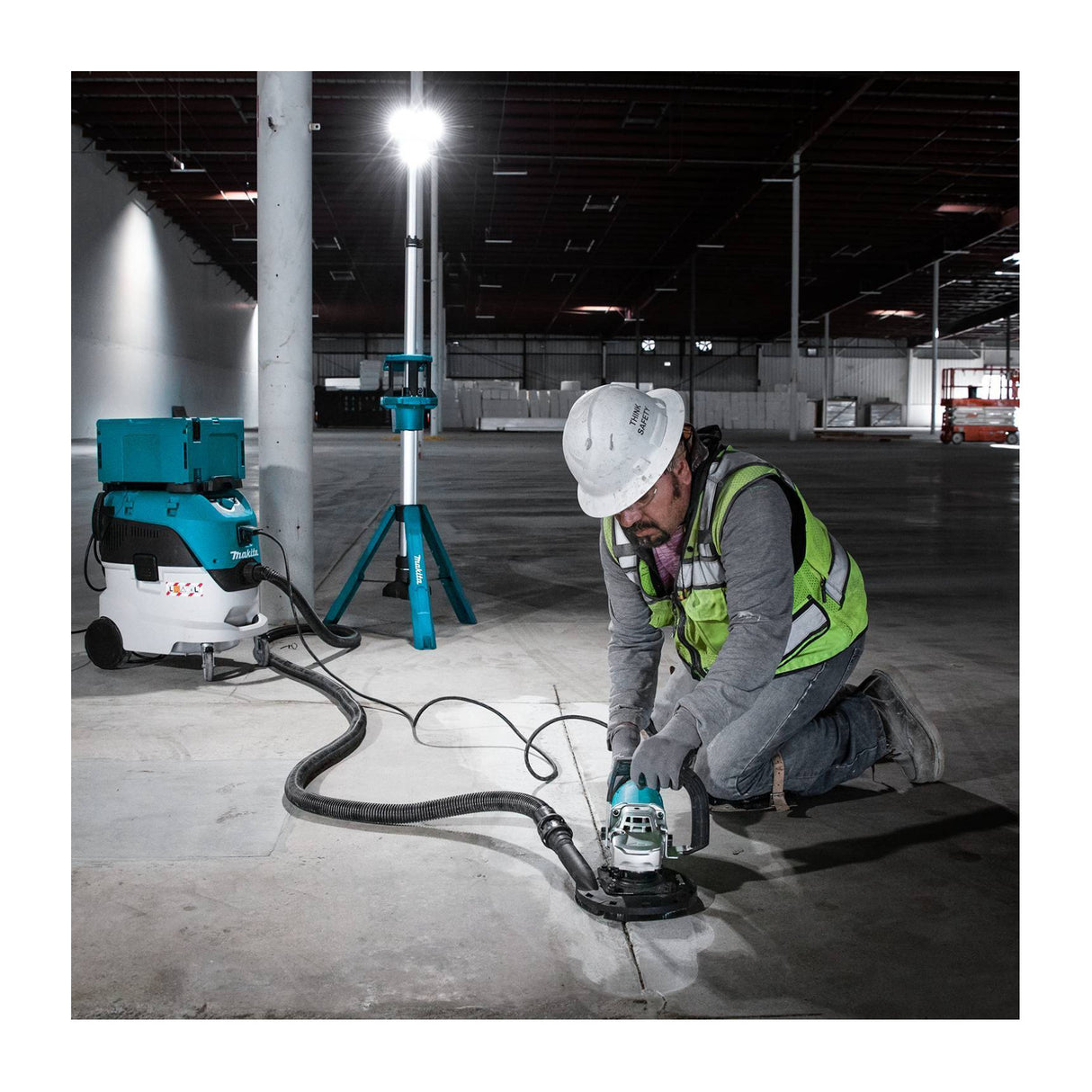 Makita GA9060RX3 7-Inch Concrete Surface Planer with Dust Extraction Shroud