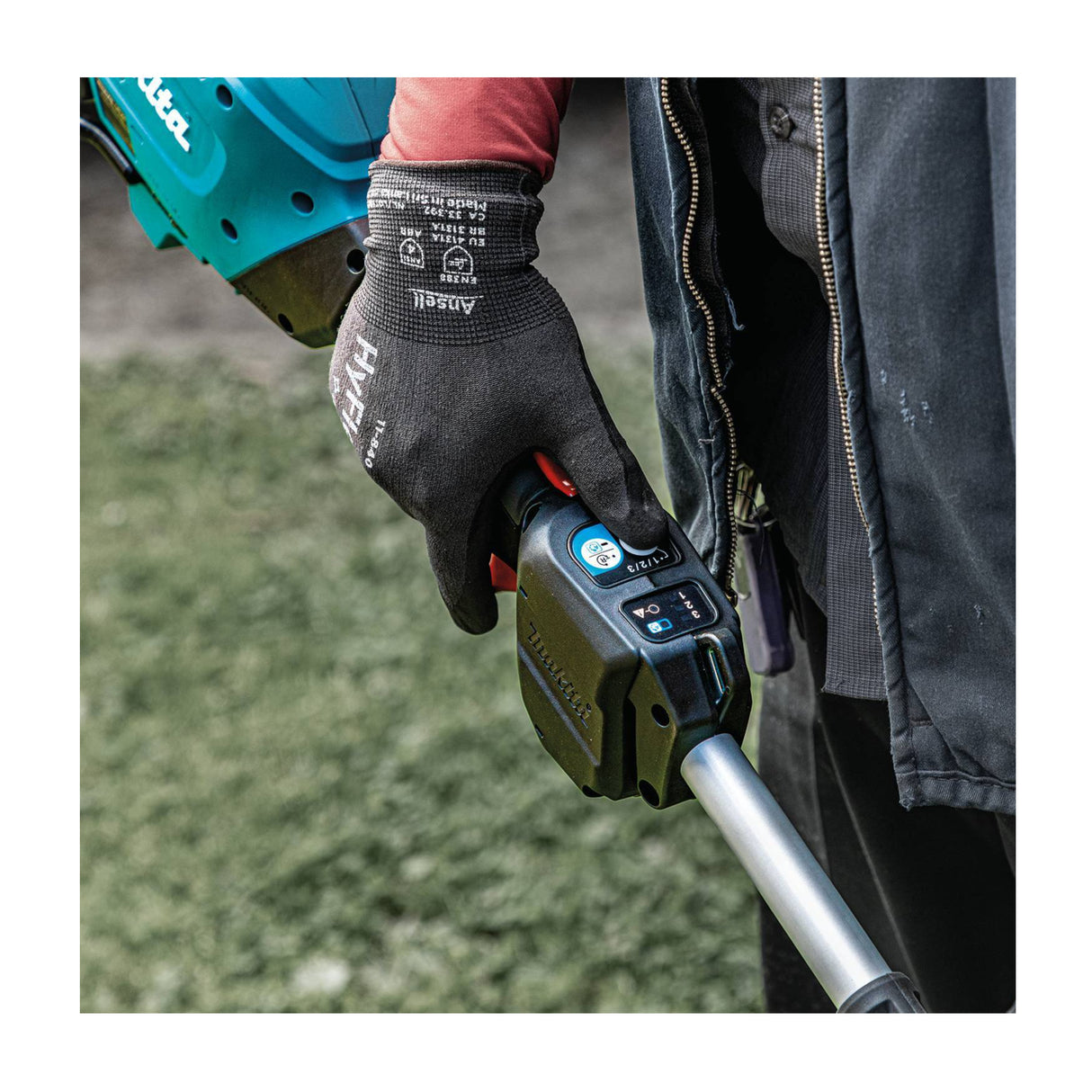 Makita GRU01M1 40V max XGT Brushless Cordless 15 Inch String Trimmer Kit (4.0Ah)