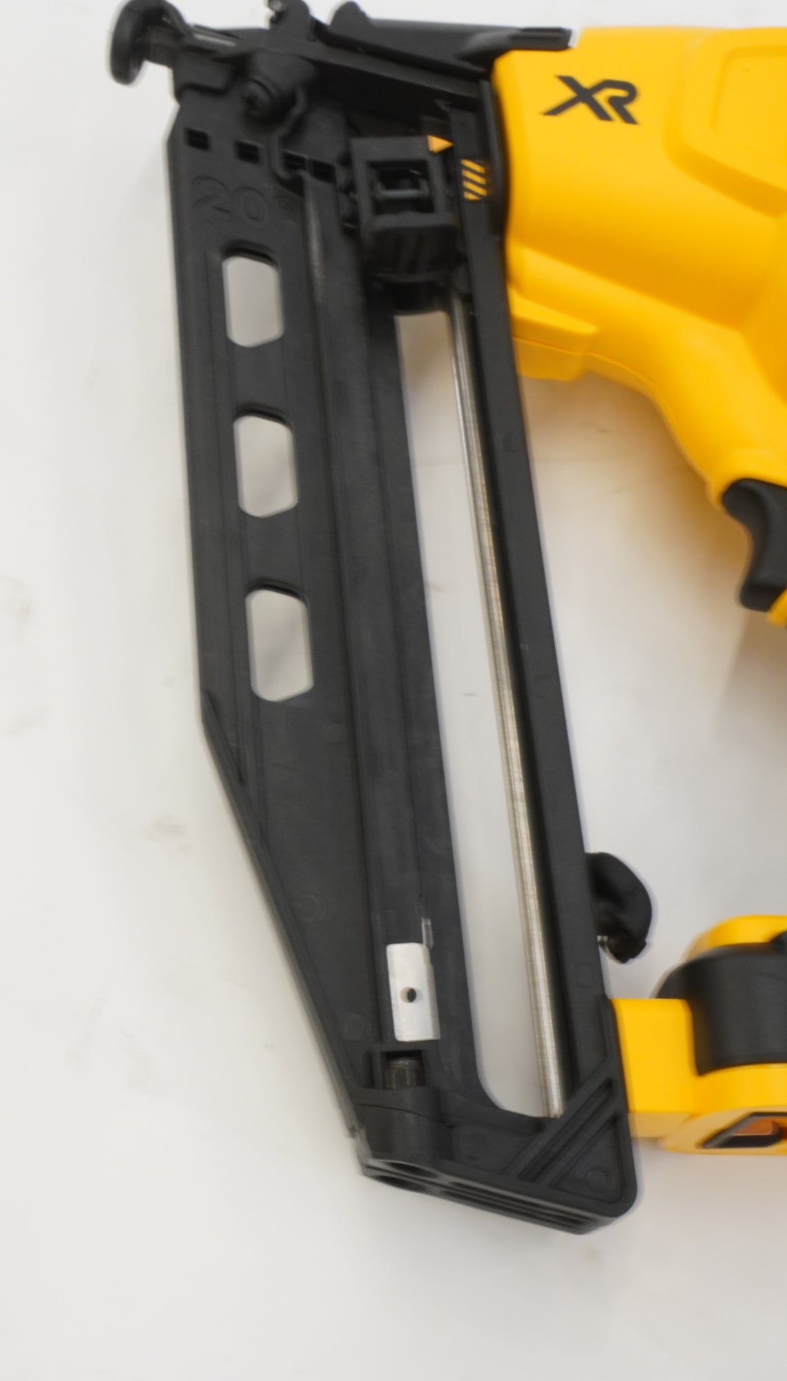 Dewalt 20V Max XR 16 Gauge Angled Finish Nailer Kit (Used)