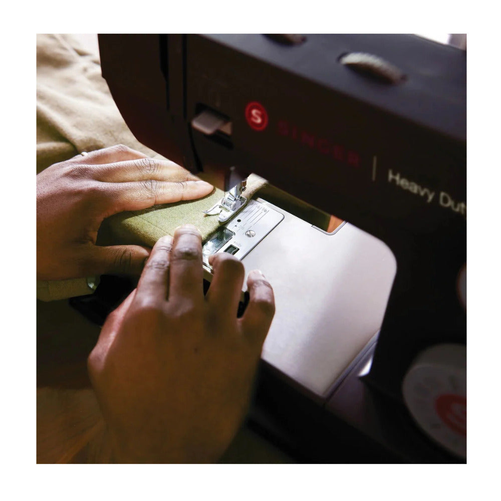 SINGER Heavy Duty 4432 Black Sewing Machine with 32 Built-In Stitches and 1100 Stitches/Min Speed
