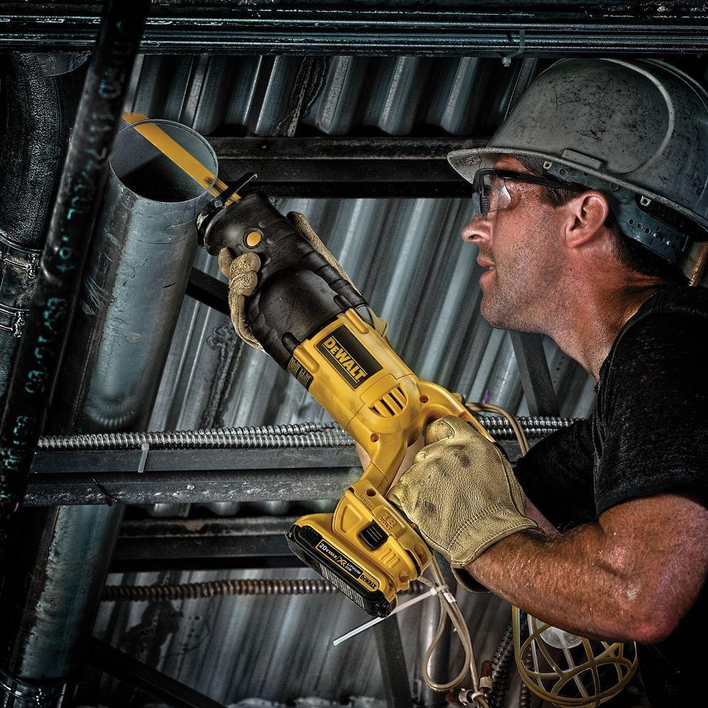 Dewalt 18V to 20V Adapter Battery Combo Kit