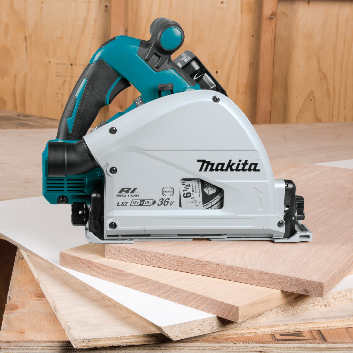 Makita XPS01PTJ Cordless 6-1/2 Inch Plunge Circular Saw