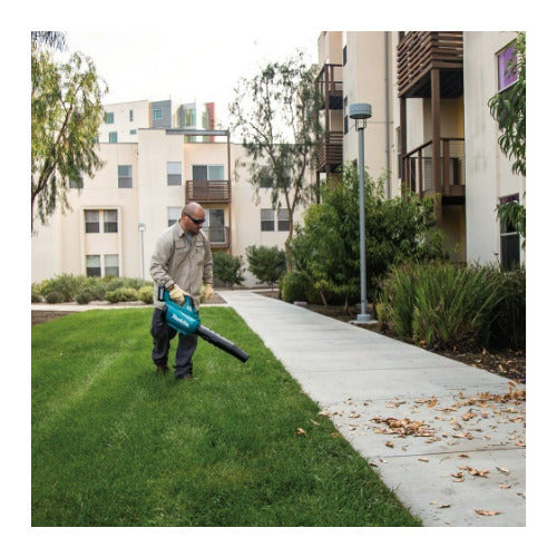 Makita GBU01M1 40V Max Lithium-Ion battery XGT Brushless Cordless Blower Kit