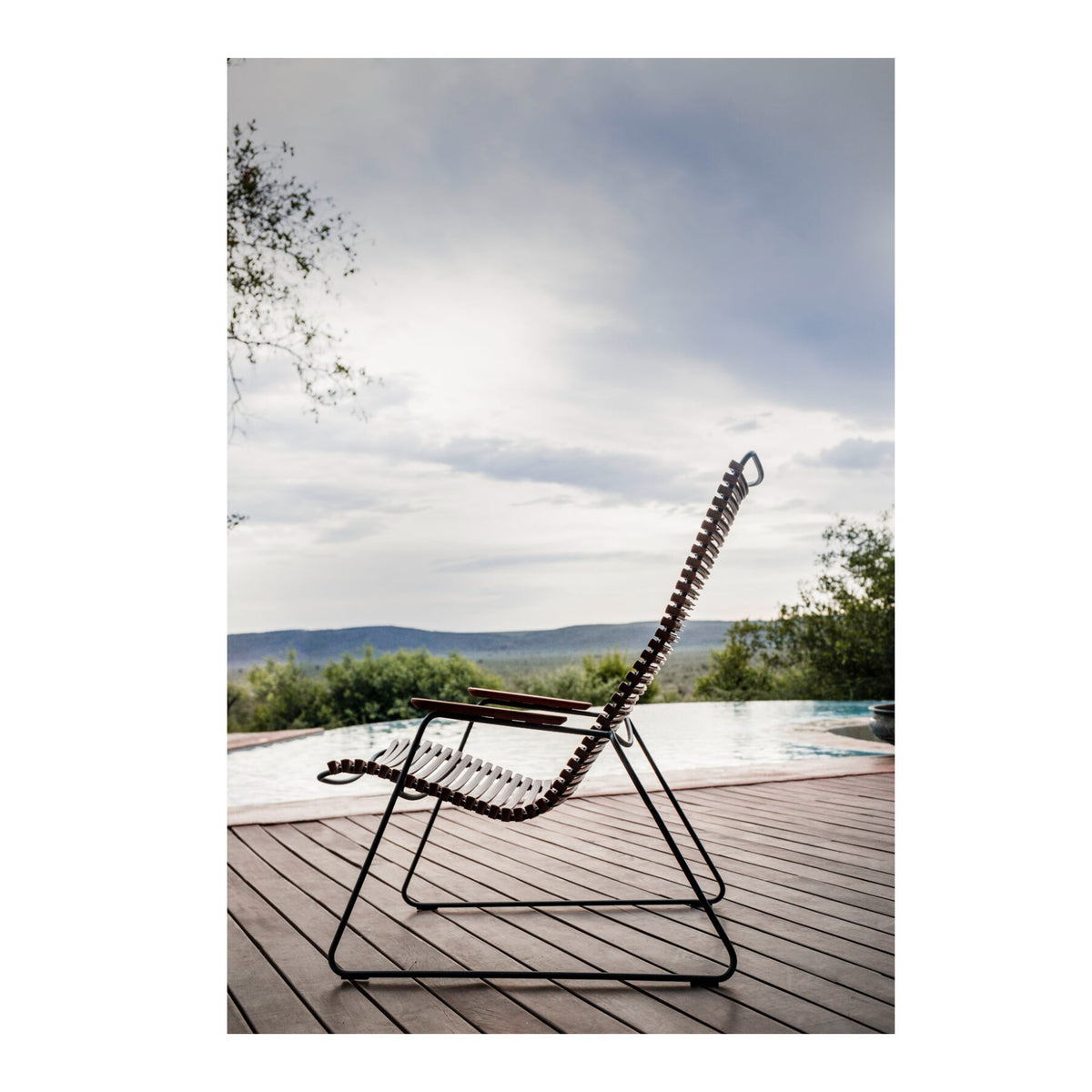 Houe CLICK Outdoor Lounge Chair with Bamboo Armrests (Black, Gray Steel Frame)