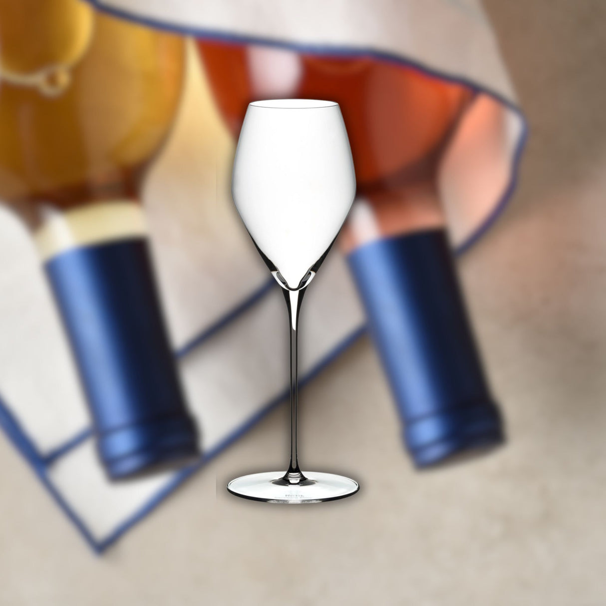 Riedel Veloce Sauvignon Blanc Glasses 4-Pack with Pourer & Polishing Clothes