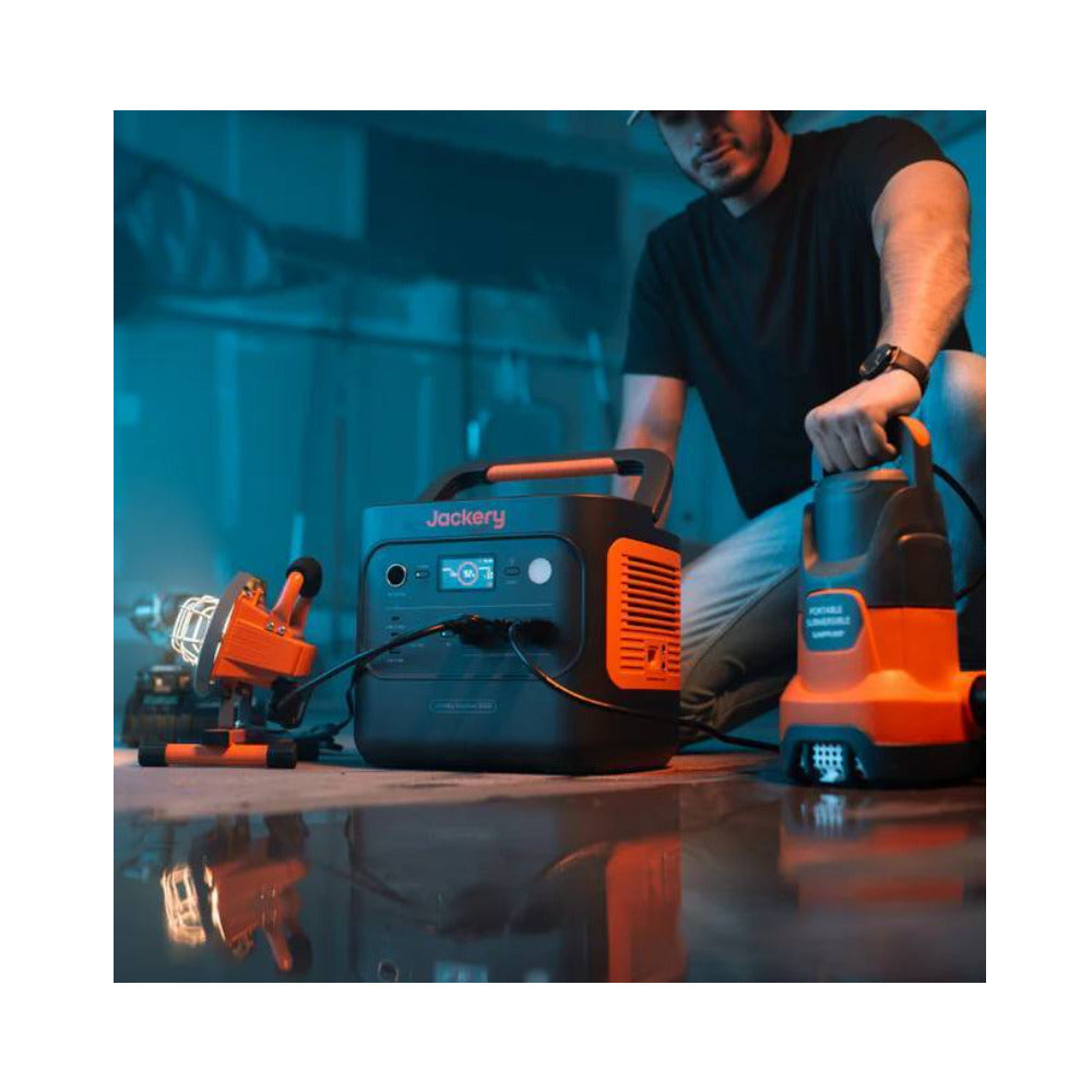 Jackery Explorer 2000 v2 Extreme Kit Portable Power Station