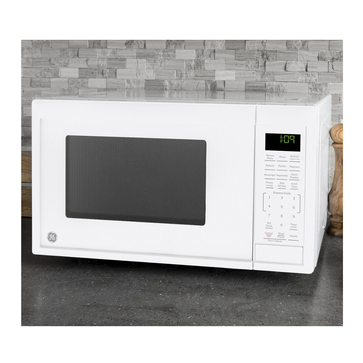 GE Appliances 0.9 Cu. Ft. 900W Countertop Microwave Oven (White)