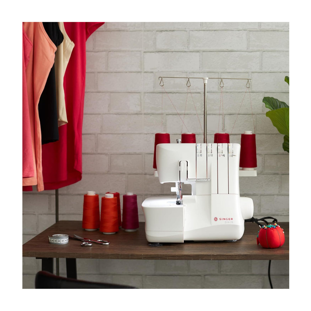 Singer S14-78 Serger Overlock Machine with Accessory Kit and 1200-Stitch/Minute