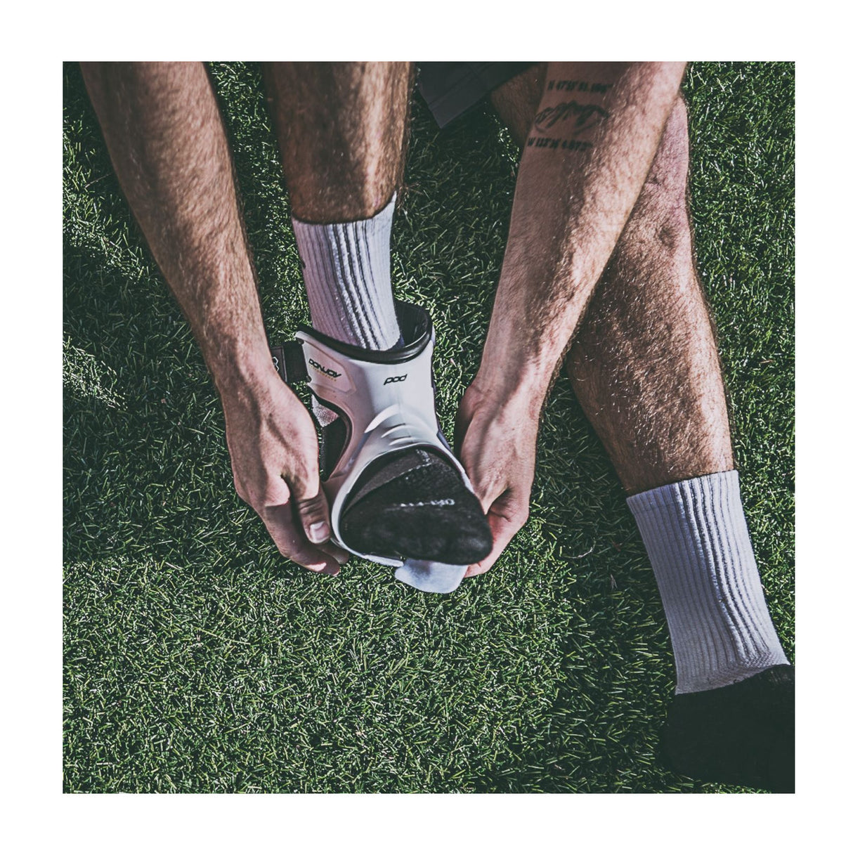 DONJOY PERFORMANCE POD Ankle Brace (White, XS, Left)