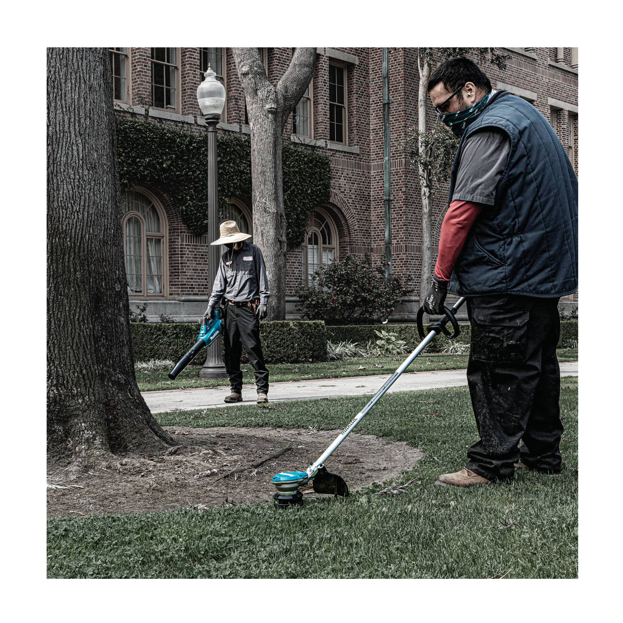 Makita GRU01M1 40V max XGT Brushless Cordless 15 Inch String Trimmer Kit (4.0Ah)
