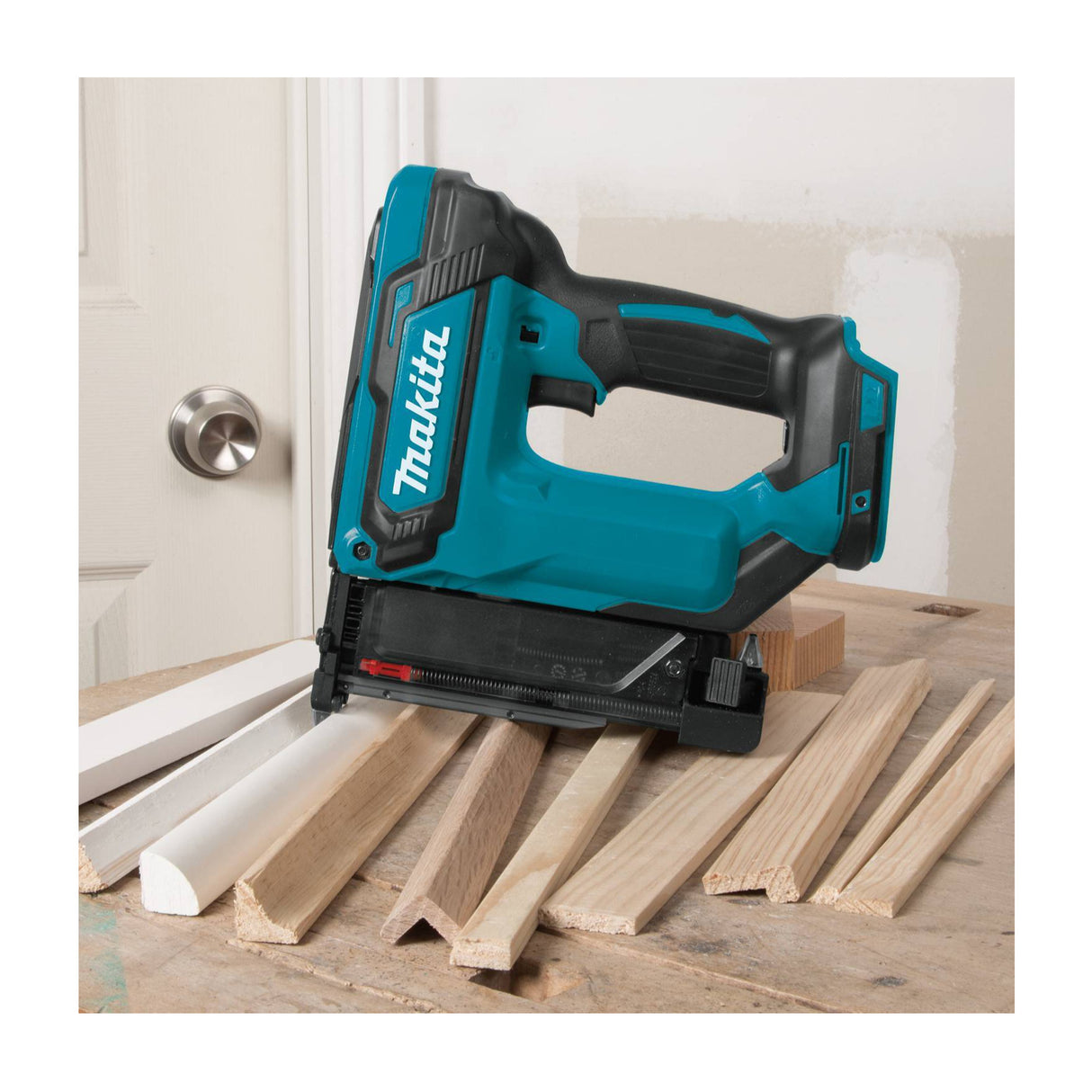 Makita XTP02Z 18V LXT Cordless 1-3/8 Inch Pin Nailer, 23 Gauge, Tool Only
