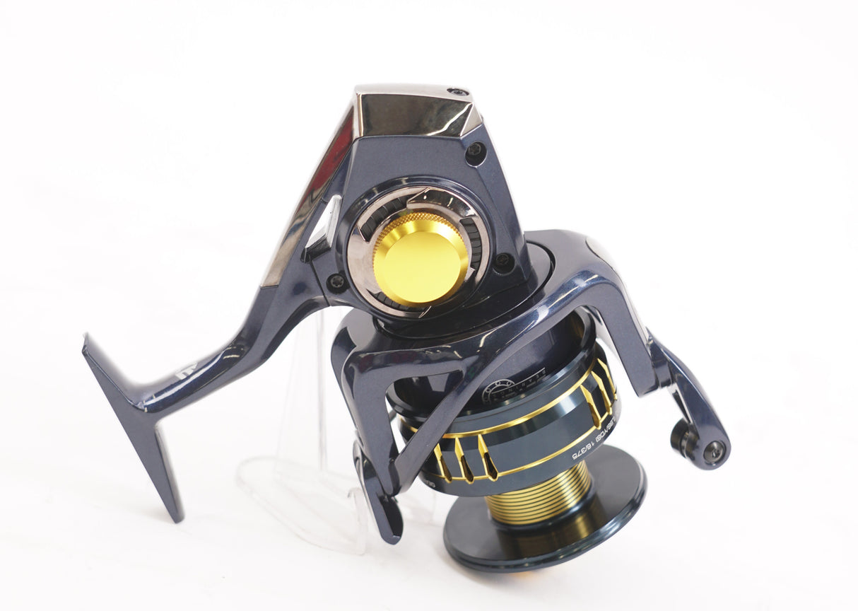 Okuma SA-10000A Salina Spinning Reel - LITECAST Body (Blue) (Open Box)