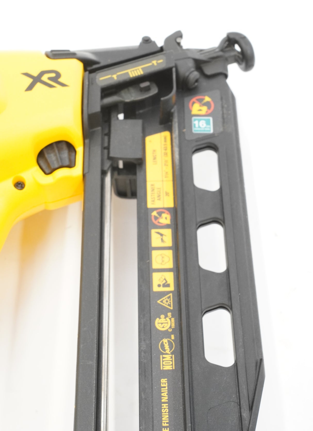 Dewalt 20V Max XR 16 Gauge Angled Finish Nailer Kit (Used)